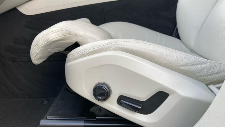 Volvo XC60 2.0 B4D Plus Dark 5dr AWD Geartronic Diesel Estate